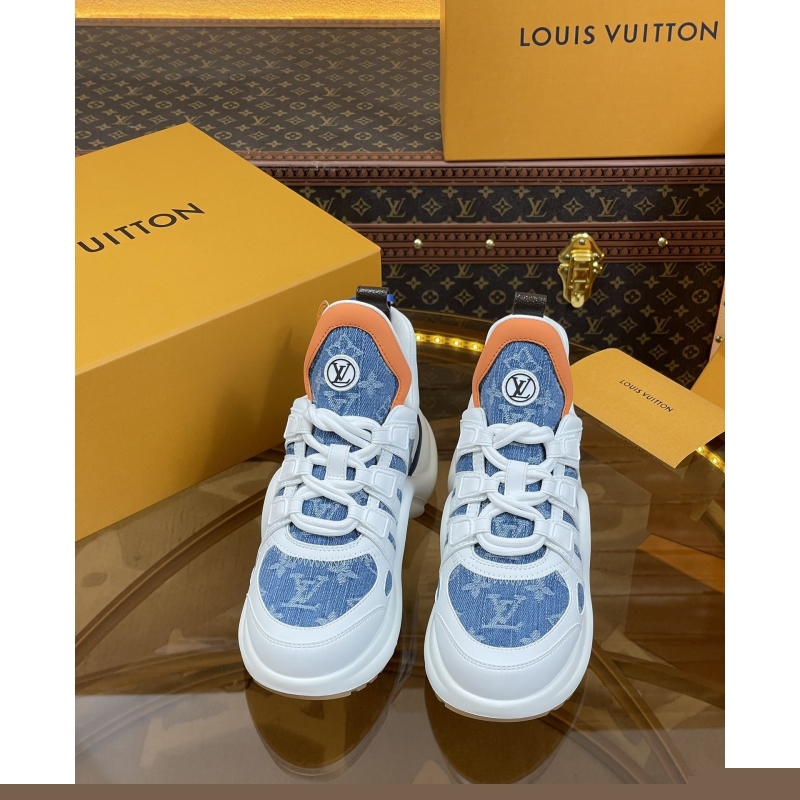 l**is V*t*n sneakers